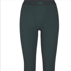 SKIMS SOFT LOUNGE LEGGING in CYPRESS